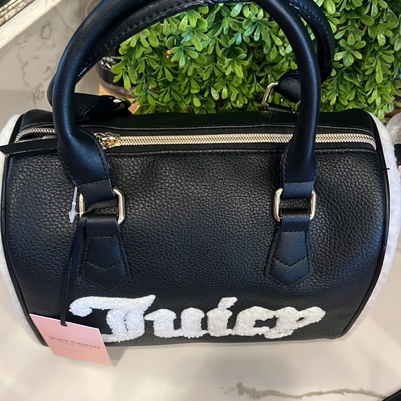 🩷🍒Juicy couture Sherpa speedy satchel - Picture 3 of 9